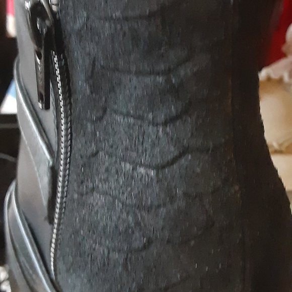 LA STRADA BLACK SHOE BOOTIE GOLD BUCKLE TRIM FALL FASHION PRE VIEW - Picture 5 of 7